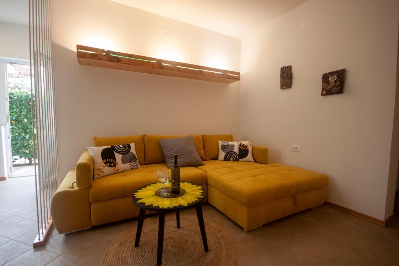 Apartments Katarina Porat Малинска Экстерьер фото