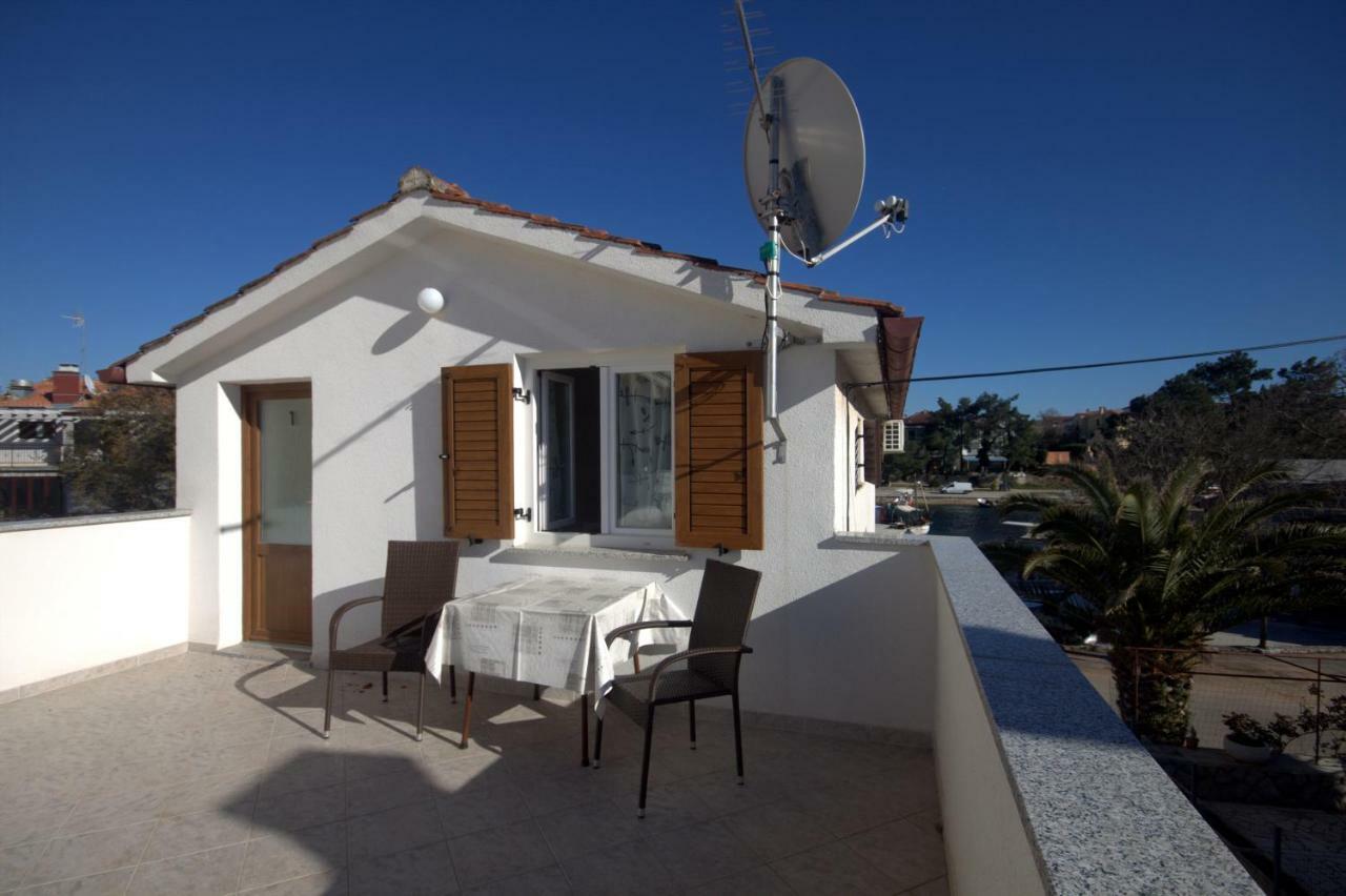 Apartments Katarina Porat Малинска Экстерьер фото